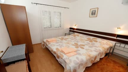 Apartman Goga 1 s terasom i pogledom na more