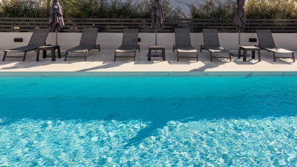 Poolside Apartment Anabella 2B