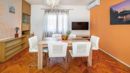 House Magnolia - Three Bedroom Apartment Tina