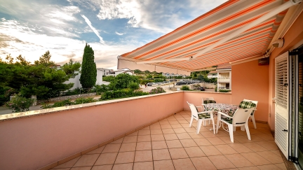 Apartment Klea with Terrace A2+1