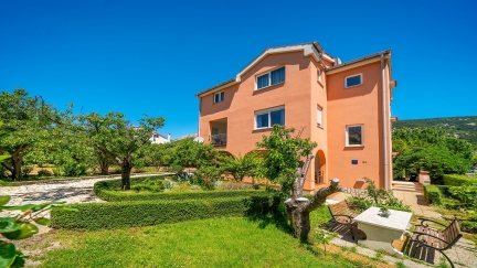 Apartment Lidija 2 with Balcony