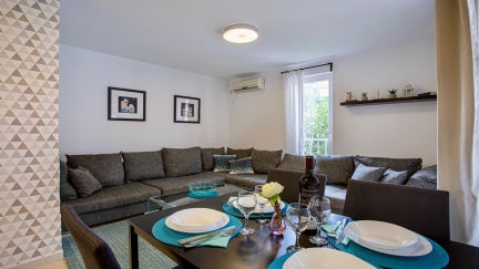 Apartman Adria Garden 1 s terasom