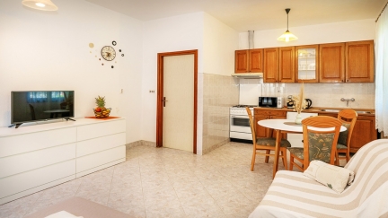 Kuća Magnolia - Studio apartman Klara s terasom