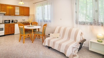 Kuća Magnolia - Studio apartman Klara s terasom