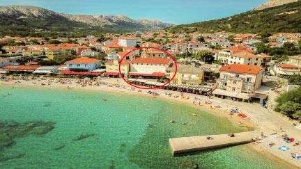 Apartman By The Sea s terasom i pogledom na more