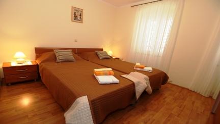 Apartman By The Sea s terasom i pogledom na more