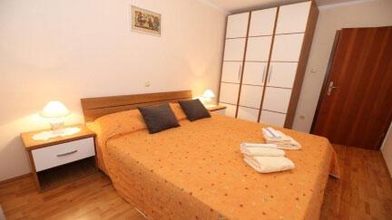 Apartman By The Sea s terasom i pogledom na more