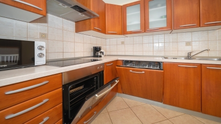 Apartman Tudor 1 s balkonom